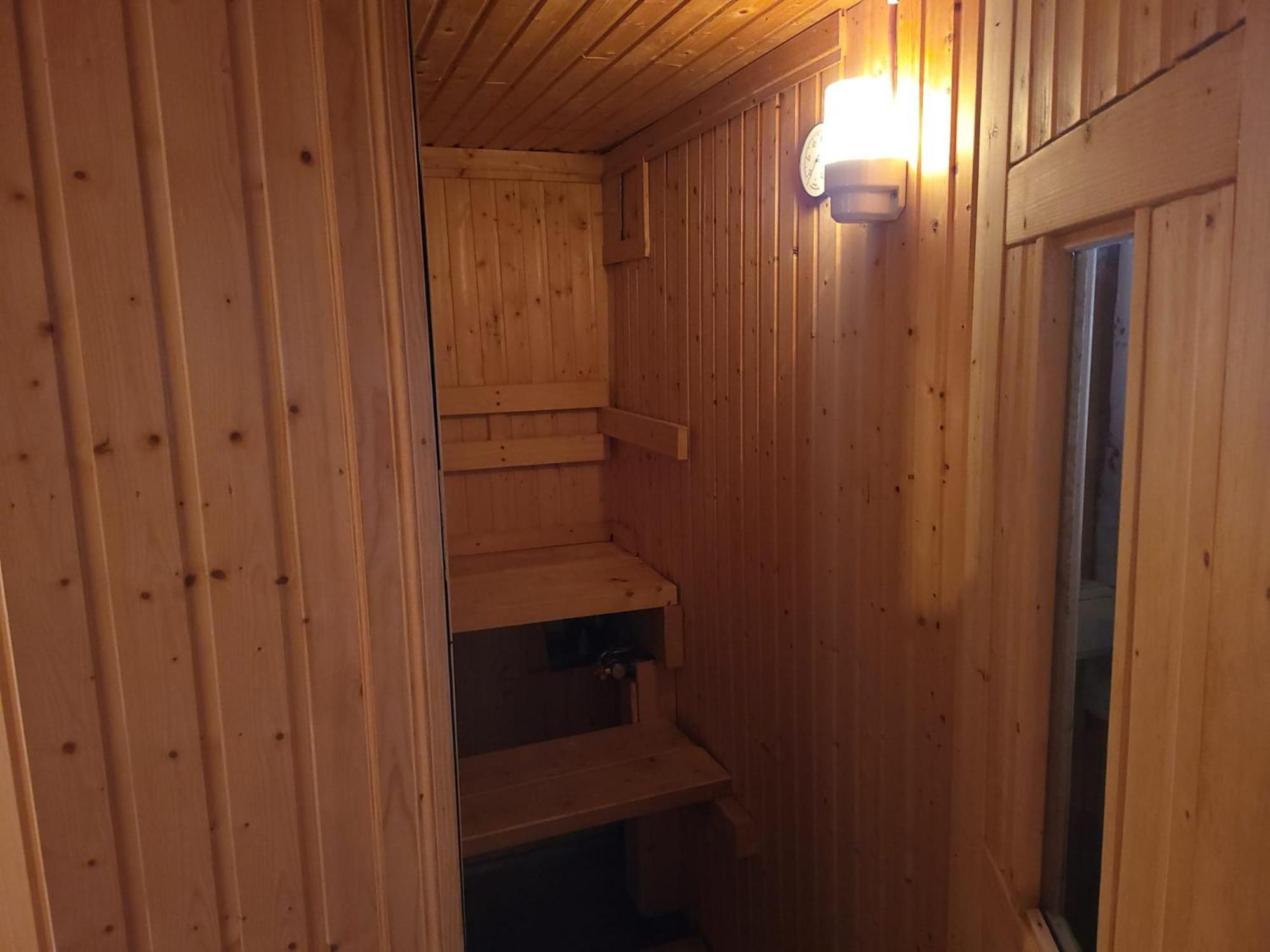 Lilla Huset Med Stor Traedgardstomt Naera Golf Och Hav Villa Trosa Exterior photo