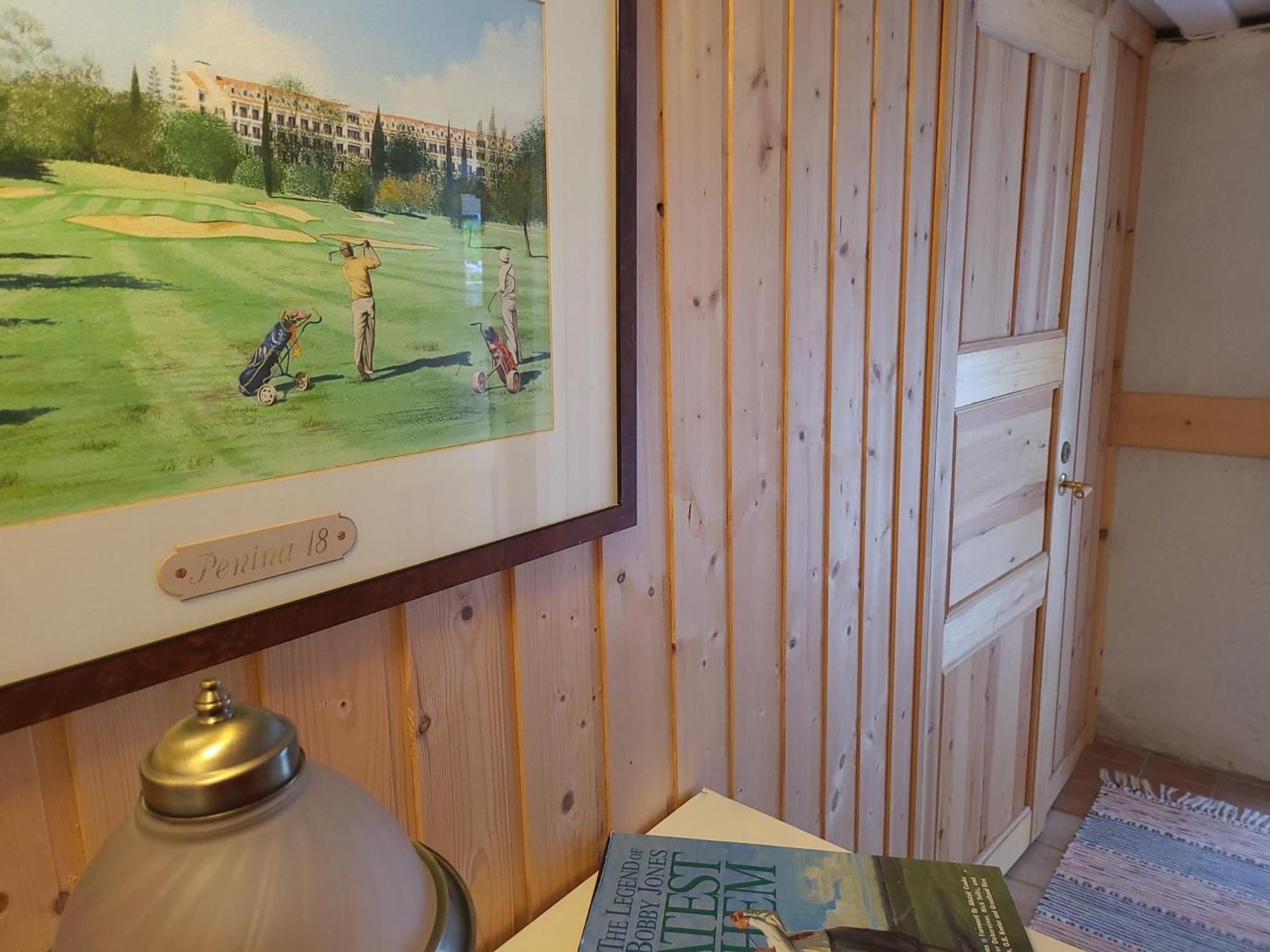 Lilla Huset Med Stor Traedgardstomt Naera Golf Och Hav Villa Trosa Exterior photo