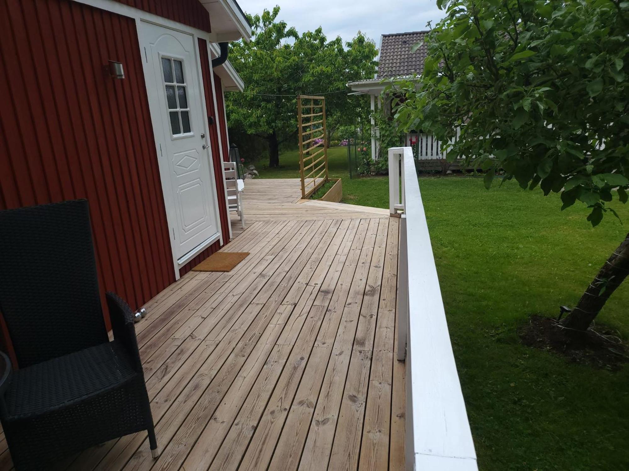 Lilla Huset Med Stor Traedgardstomt Naera Golf Och Hav Villa Trosa Exterior photo